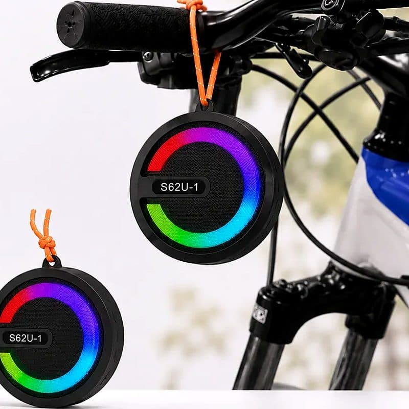 Accrochée au vélo
