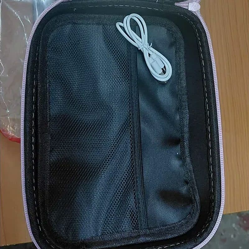 Poche en filet et câble USB